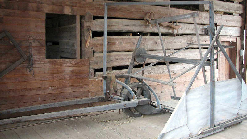 Illustration for article titled 15 Tools That Helped Pioneers Survive on the American Frontier